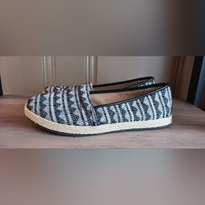 Born Concept Black White Patterned Slip On Flat Casual Shoes Size 8M
